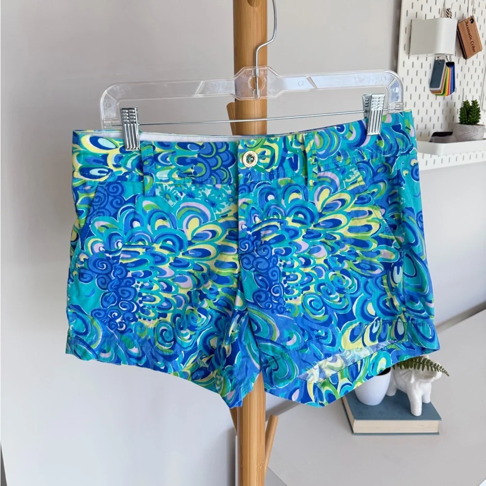 Lilly Pulitzer Callahan shorts in "Lilly's Lagoon” Sz 2 Rare Pattern - Picture 1 of 6